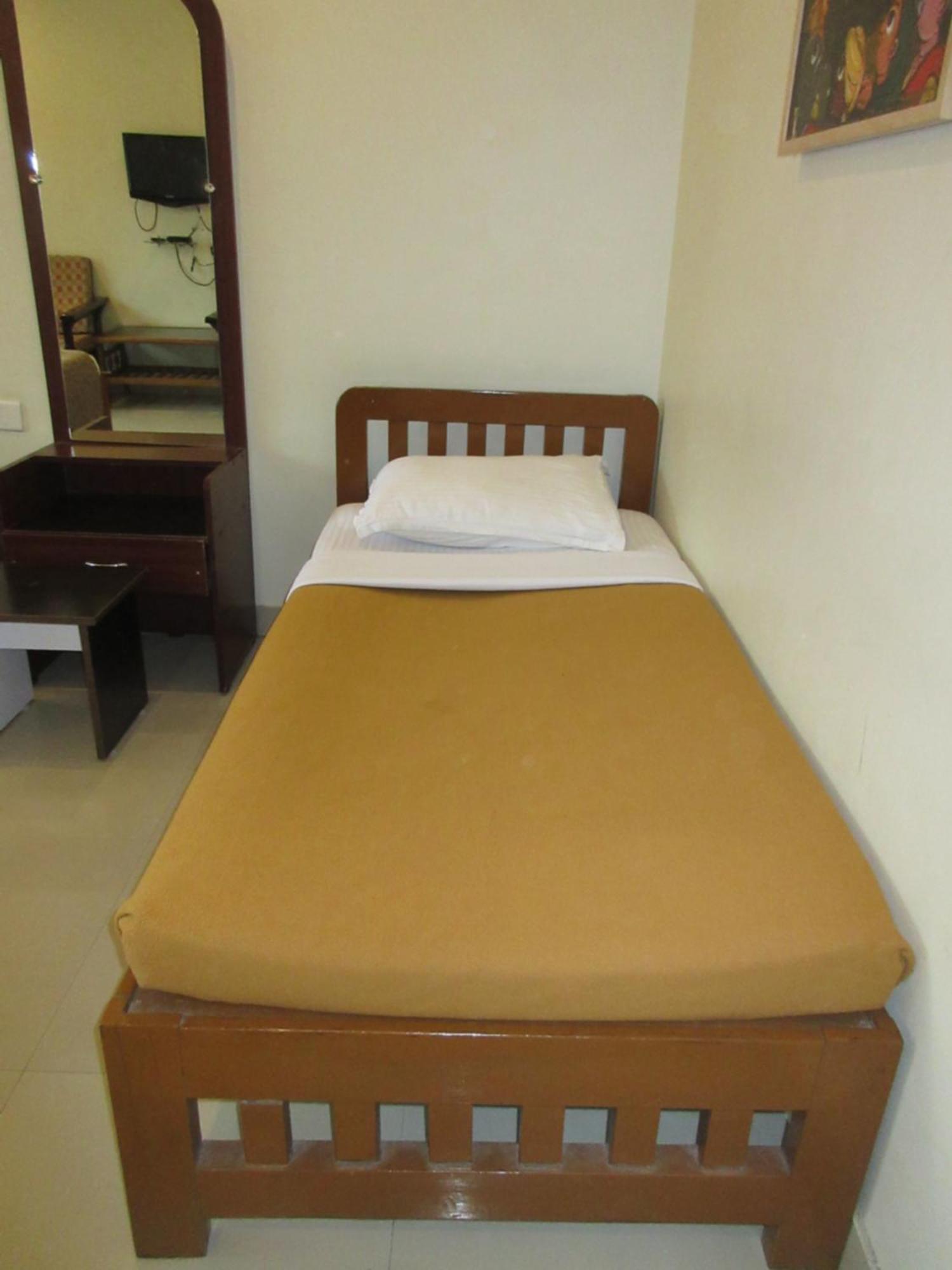 Kstdc Hotel Mayura Velapuri Belur Belur  Extérieur photo
