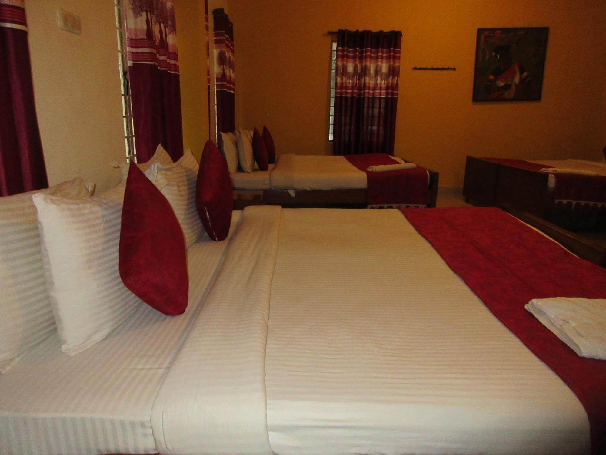 Kstdc Hotel Mayura Velapuri Belur Belur  Extérieur photo