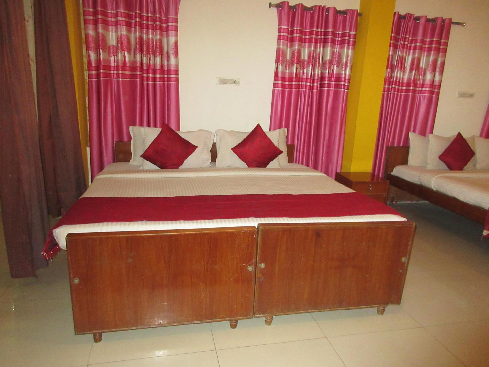Kstdc Hotel Mayura Velapuri Belur Belur  Extérieur photo