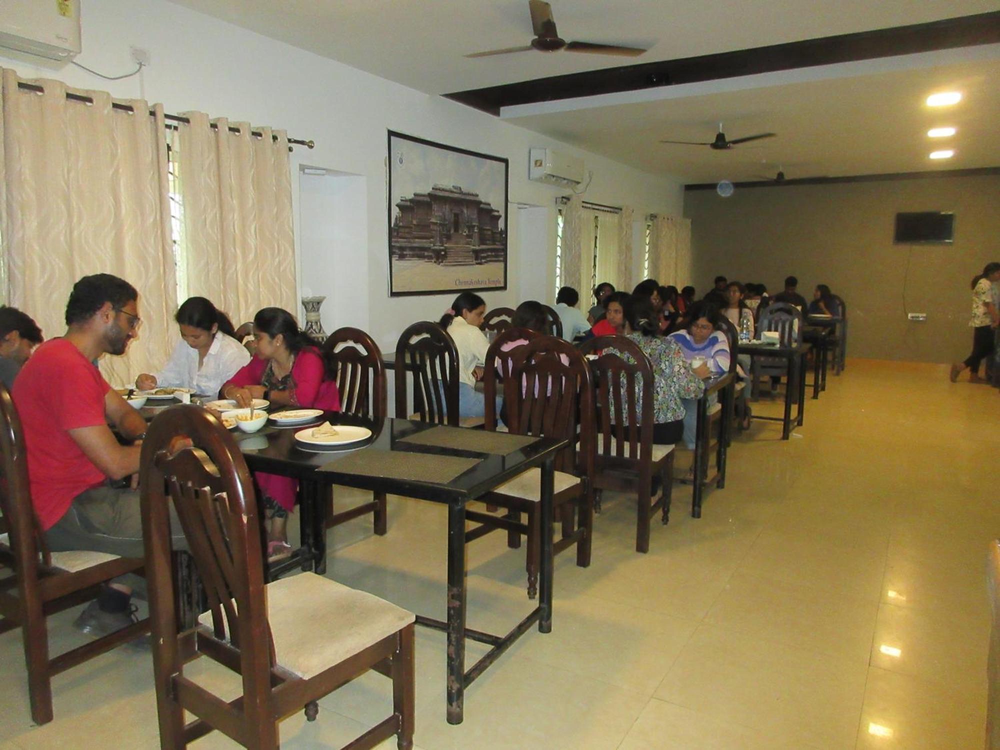 Kstdc Hotel Mayura Velapuri Belur Belur  Extérieur photo