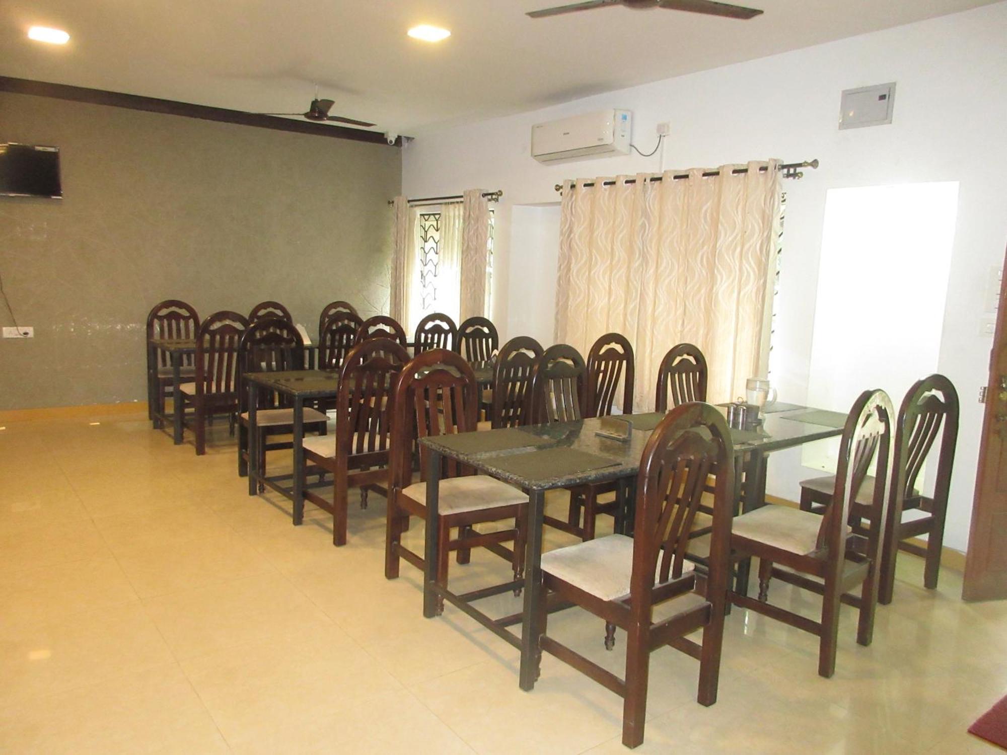 Kstdc Hotel Mayura Velapuri Belur Belur  Extérieur photo
